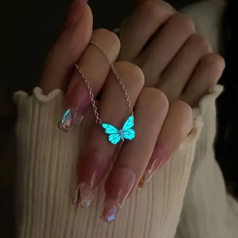 

2025 New Butterfly Lamp Necklace Female Simple Light Luxury Fashion New Blue Luminous Butterfly Clavicle Chain Female Party Gift