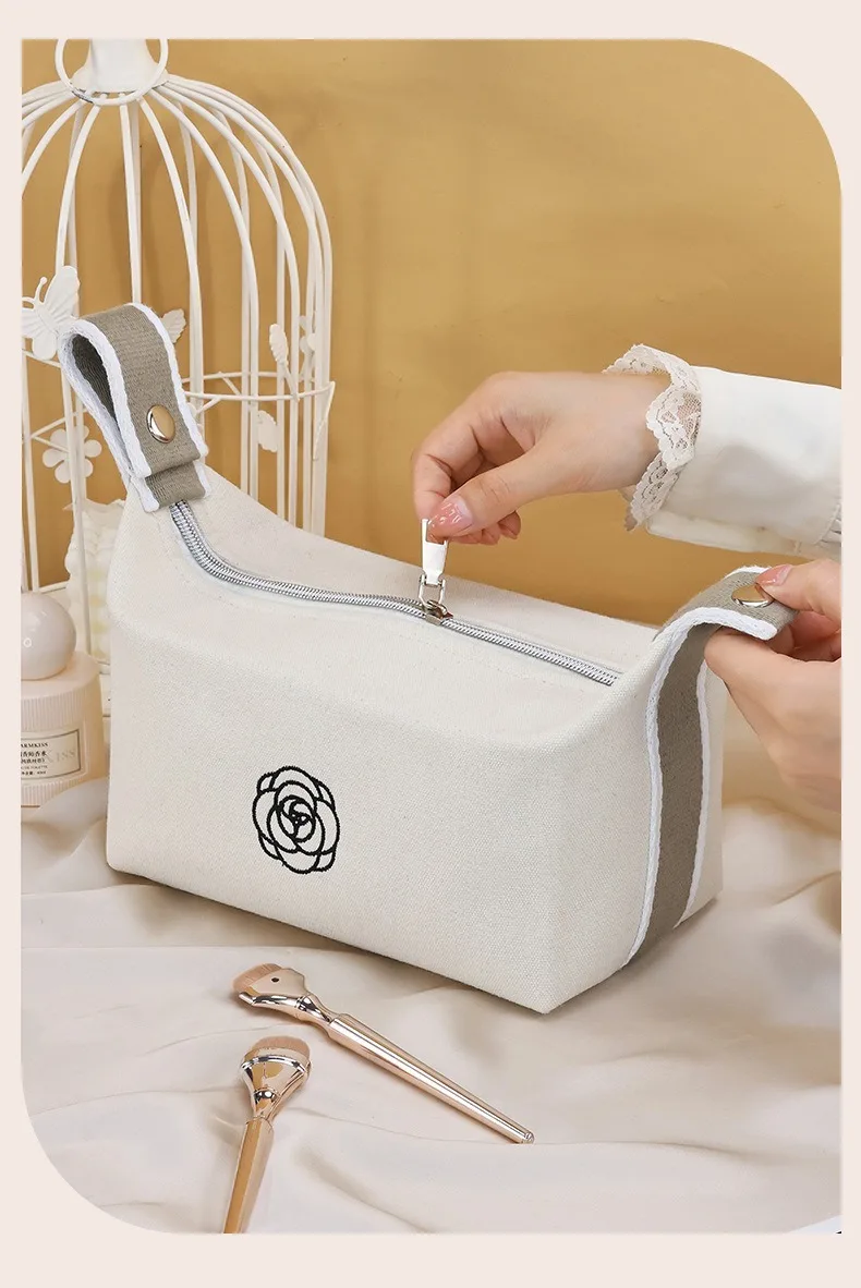 Hochwertige tragbare Make-up-Tasche aus Kamelien-Canvas für Reisen, großes Fassungsvermögen, Aufbewahrungstasche für Toilettenartikel, Kosmetik, Hautpflege – Detail 11