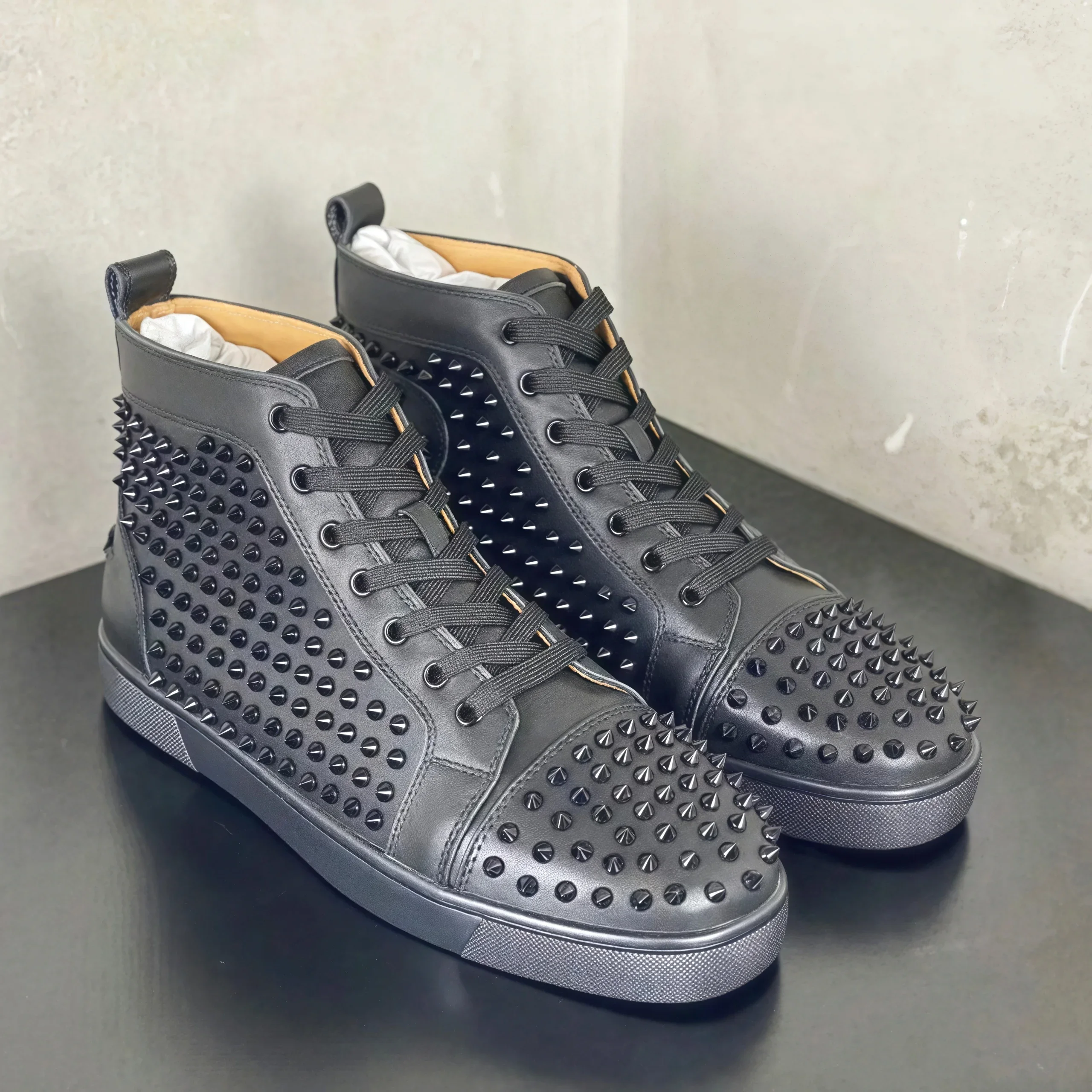 أسود رصع الجلود المسامير عالية - مراجعة Men Shoes Dior وسعره