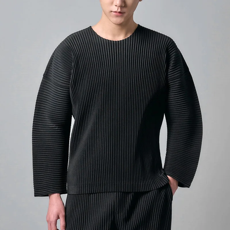 ISSEY new basic style pleated loose-fitting casual drop-shoulder base layer T-shirt with round neck and long sleeves