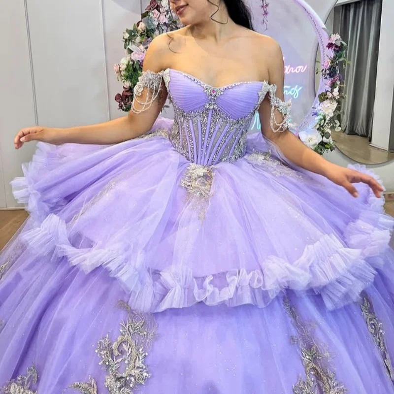 

Фиолетовые платья Quinceanera по индивидуальному заказу с открытыми плечами, блестящая аппликация, кружевное многослойное платье с длинным хвостом, Vestido 15, Quinceanera