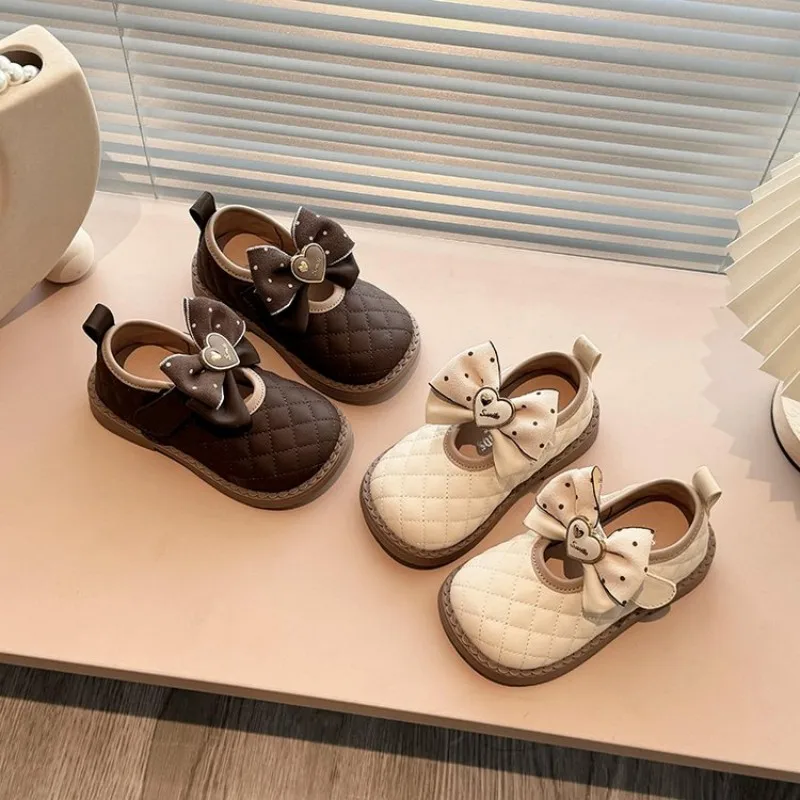

Детские кожаные туфли для девочек на весну и осень - Светлые повседневные туфли для девочек с бантом и прочной подошвой в корейском стиле