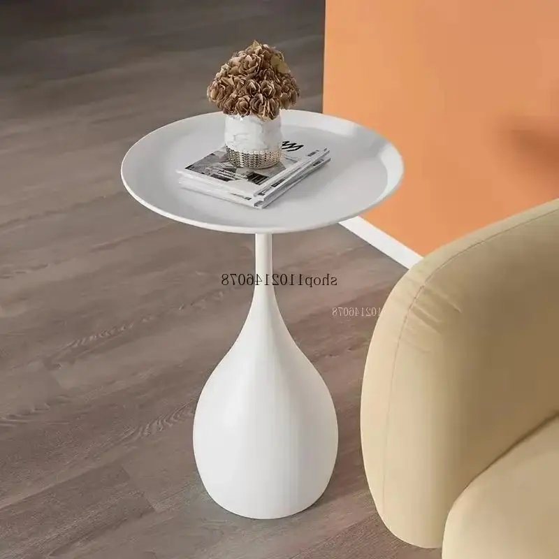 Nordic Light Luxury Small Round Table Minimalist Sofa Side Table with Modern Creative Coffee Table for Living Room Bedroom