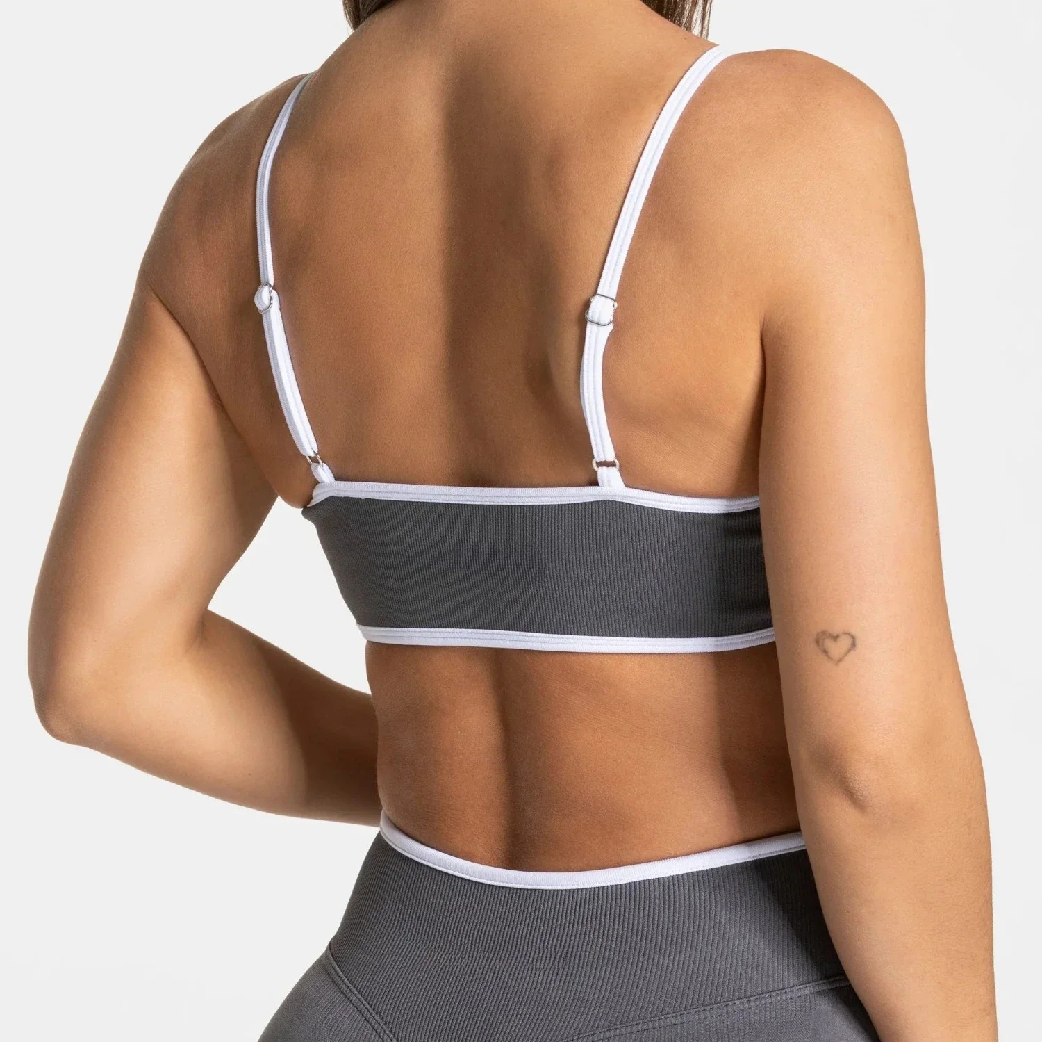 Damen Sommer Nahtlose Einfarbige Yoga-Tops Sexy Rückenfreier Strick-Träger-BH mit Brustpolster Modischer Atmungsaktiver BH – Detail 19