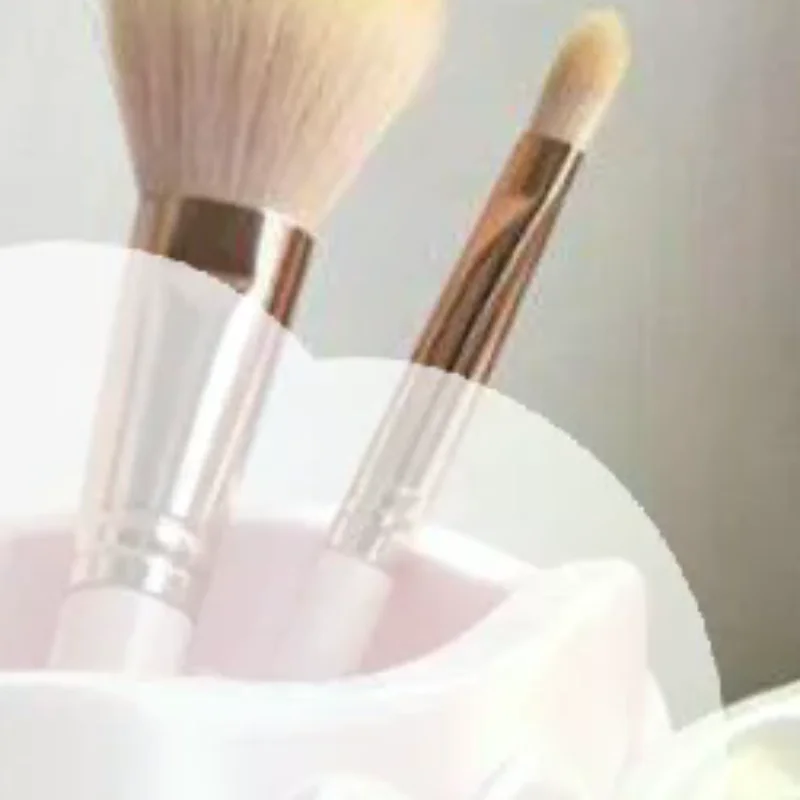 1Pcs Silk Texture Girl Luxury Cosmetic Organizer Bucket Angel Wings Relief Makeup Brush Holder Desktop Pen Cup Gift For Women