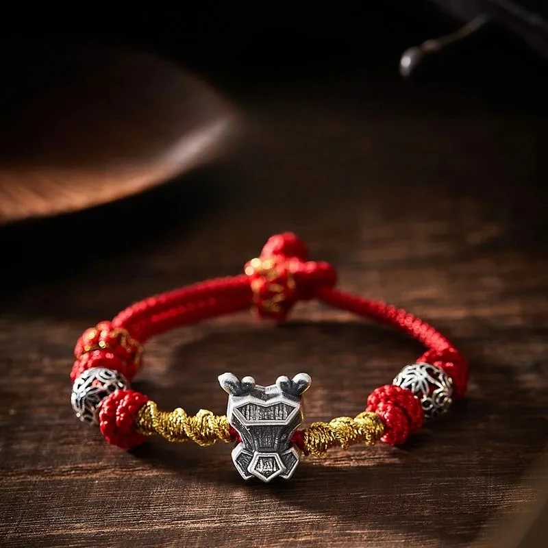 

The Year of The Loong Dragon Rope Bracelet Design Handwoven National Fashion Red Rope Bracelet Versatile for Men and Women Gifts