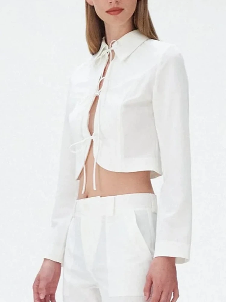 Camisetas blancas para Mujer, ropa De calle, Top corto calado, Ropa Y2k De manga larga, Camisetas con cuello vuelto, Ropa ajustada De Mujer