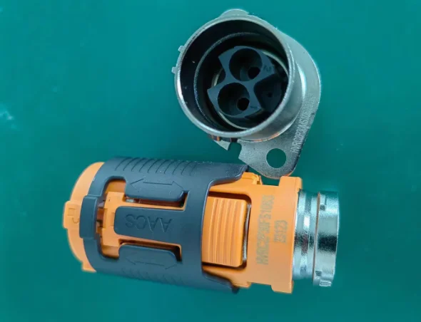 

1PCS/LOT HVRC2P30FS106S HVRC2P30FS Amphenol