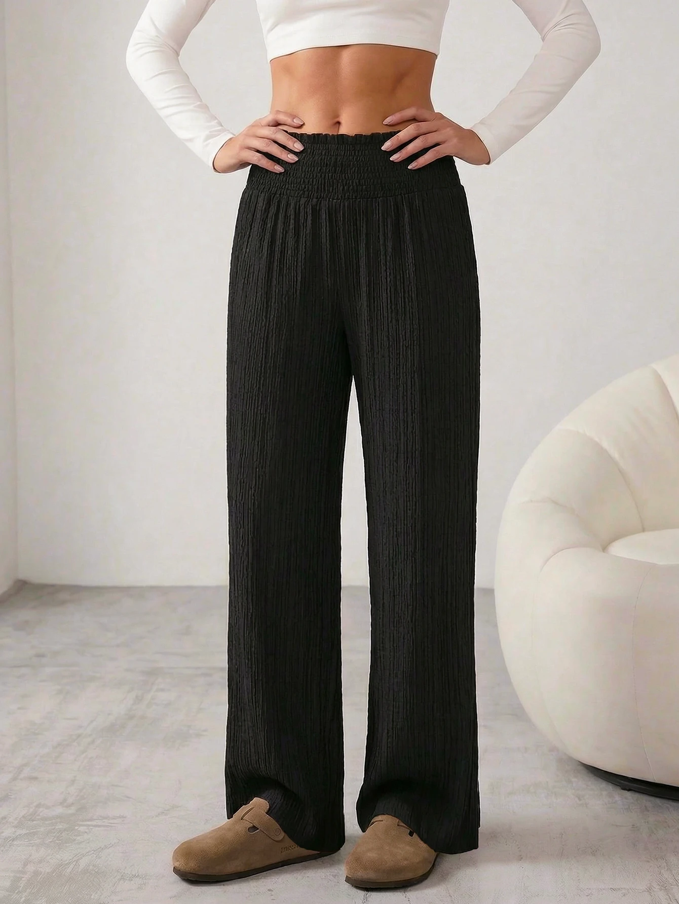 Pantaloni casual larghi da donna neri dimagranti versatili con vita alta arricciata e elastico in vita, perfetti per l'uso quotidiano e il pendolarismo