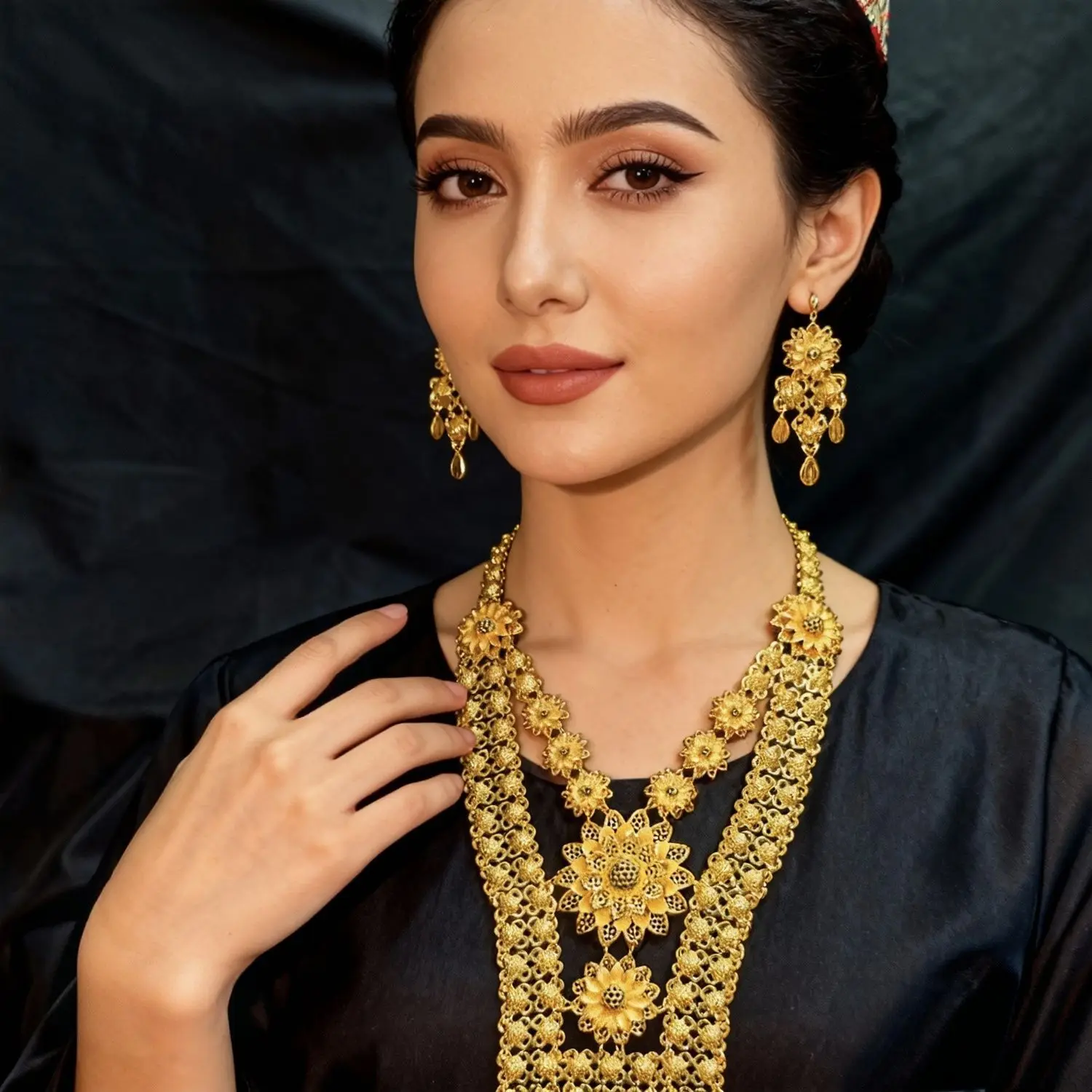

Dubai Fashion Women's 24K Gold Plated Necklace Earrings Exquisite Engagement Jewelry Set for Lover DD11047