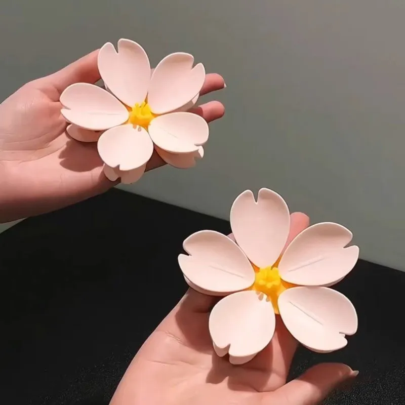 Magnetic Clip Creative Kitchen Gadget Multifunctional Snack Sealer Food Storage Unique Petal Clip Cute Home Fridge Magnet
