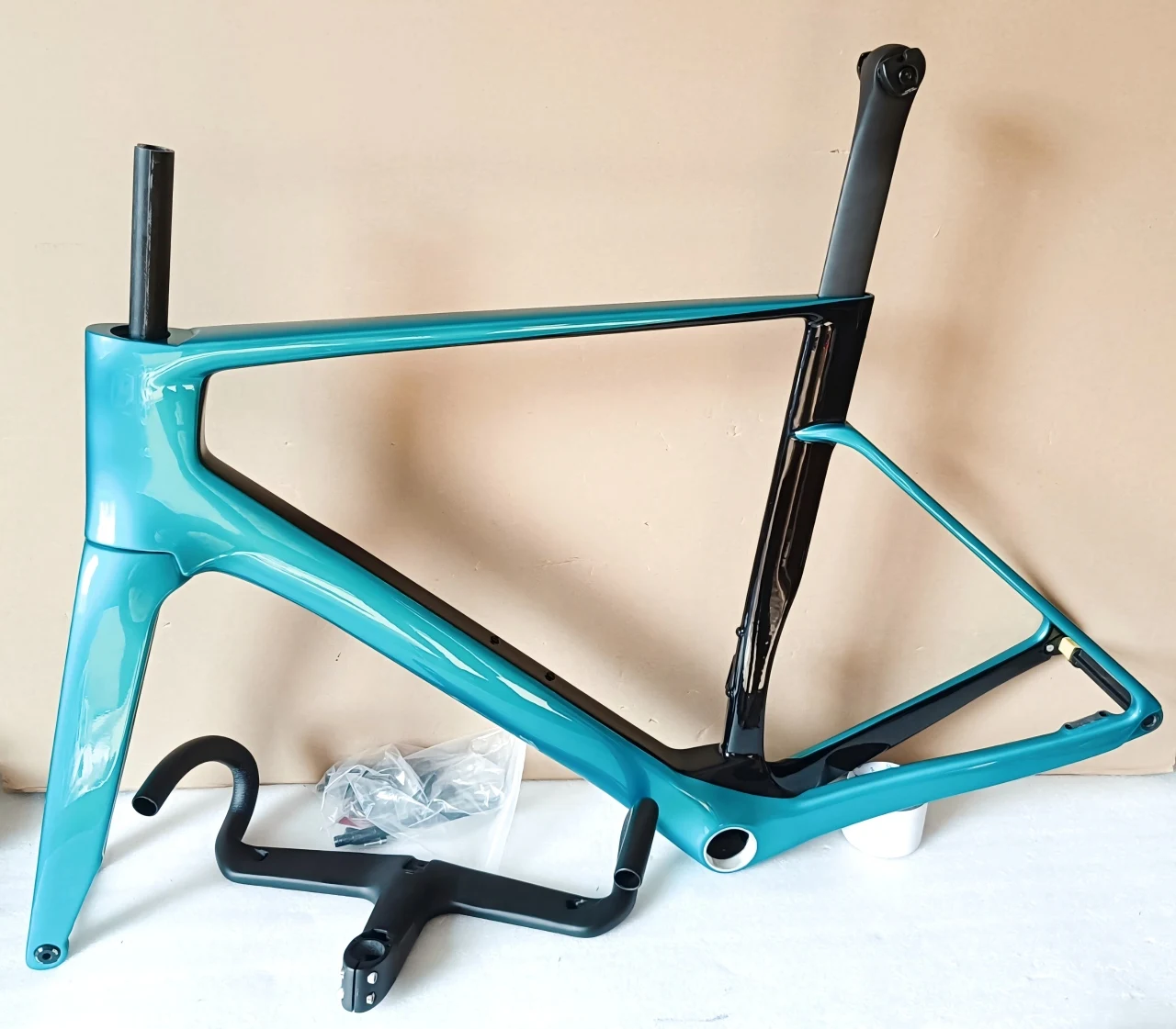 VAM 2.0 Carbon Road Frame Road Bike Disc Brake Frameset with Handlebar, Size 45cm 49cm 52cm 54cm 56cm 58cm