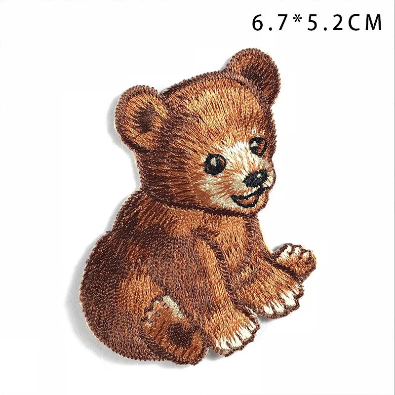 Fine Brown Bear ricamato panno Patch adesivi Decor Cartoon vestiti per bambini Appliques ferro su orsi Parches distintivi fai da te