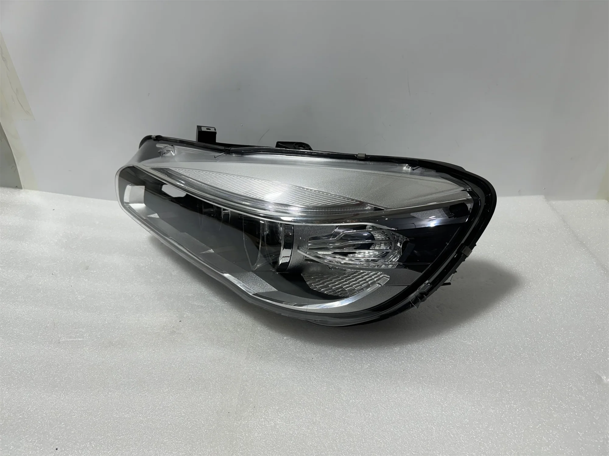 High quality headlights suitable for BMW 2 Series F45 F46 LED headlights 2015-2017 BMW 2 Series Active Tourer F46 LED headlights