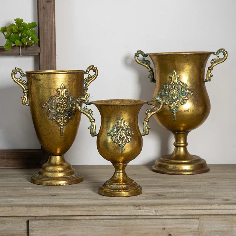 Golden retro flower utensils flower weng European wrought iron flower arrangement utensils wedding banquet
