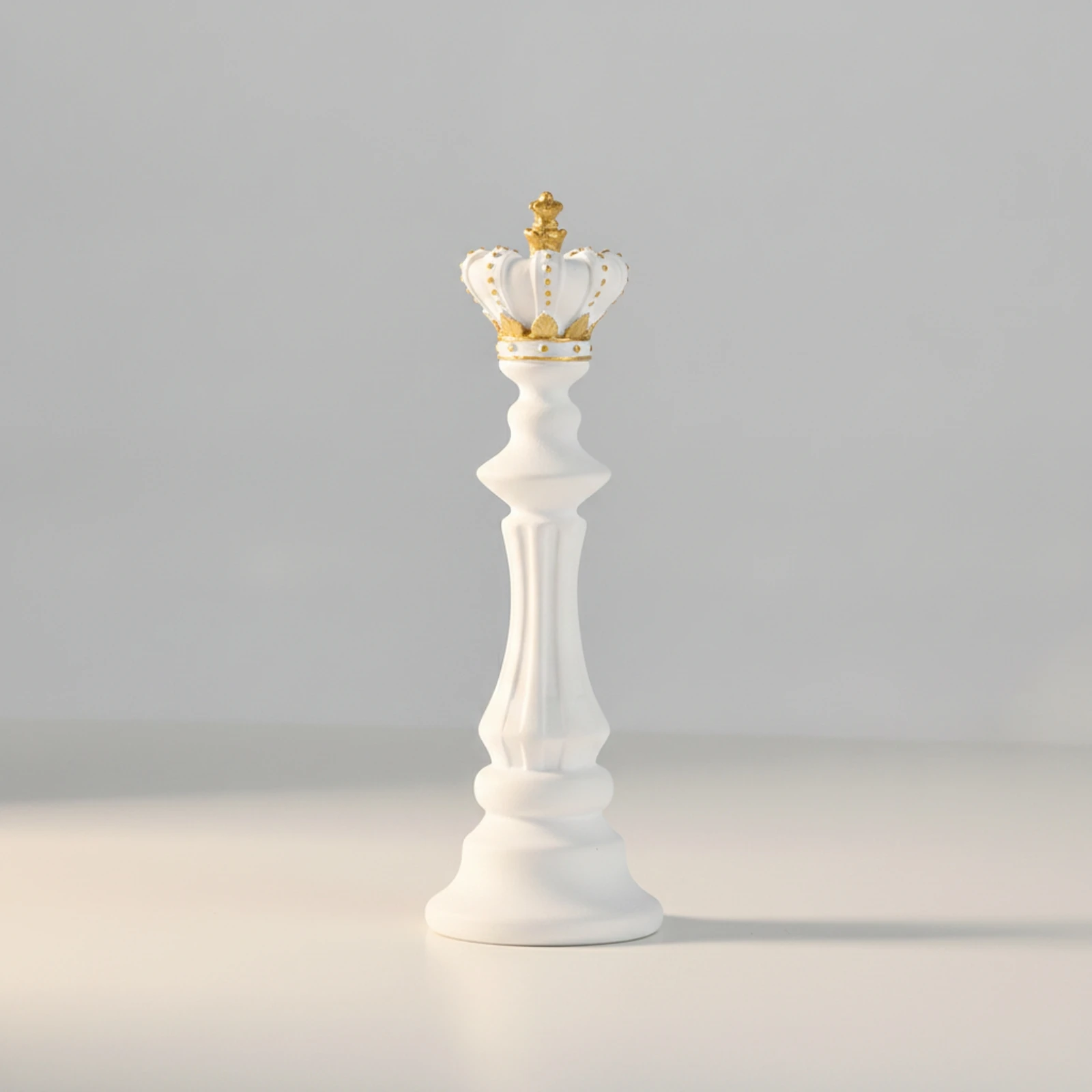 Chess Queen Figurine Freestanding Chess Queen Statue Resin Figurine with Crown Sophisticated Sculptural for Collectors, Desk