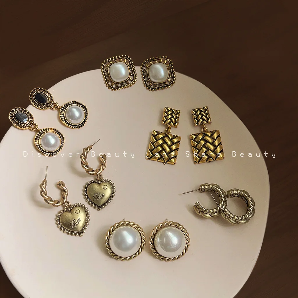 DIY accessories Retro Hong Kong style metal feeling old earrings women's niche high-end sense pearl stud earrings French tempera