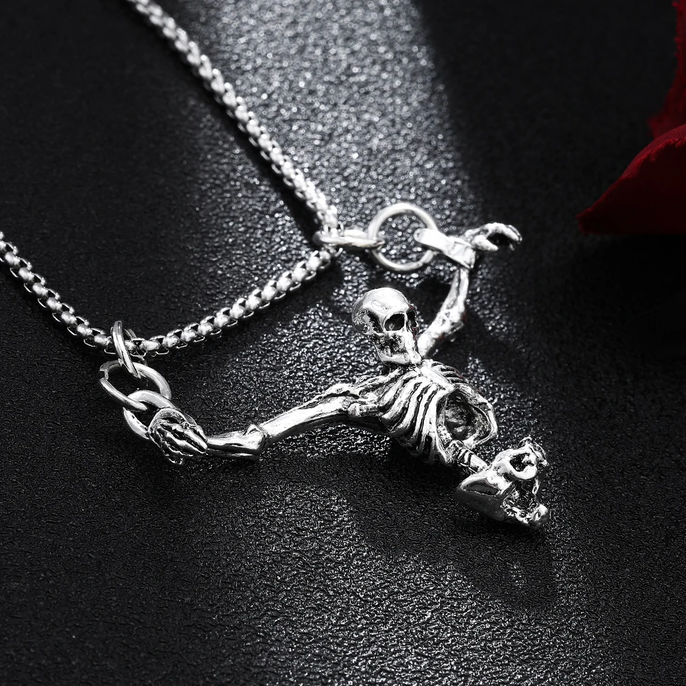 

Punk Skeleton Skull Necklace Halloween Captivity Skull Pendent Rock Gothic Trendy Jewelry Trick or Treat Gifts for Men Women