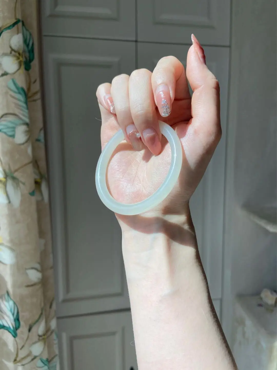 

Браслет из нефрита Цинбай 2026 года, высококачественная имитация, с эффектом медовой воды, круглой формы, цвета чистой воды, для дома и улицы, монгольский материал