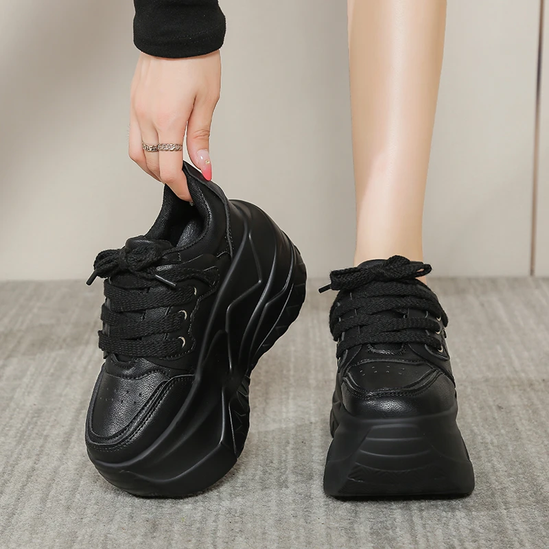 

Новые женские осенние туфли на толстой подошве 10 см, дышащая кожа из микрофибры, вулканизированные кроссовки на плоской платформе, белые прогулочные туфли