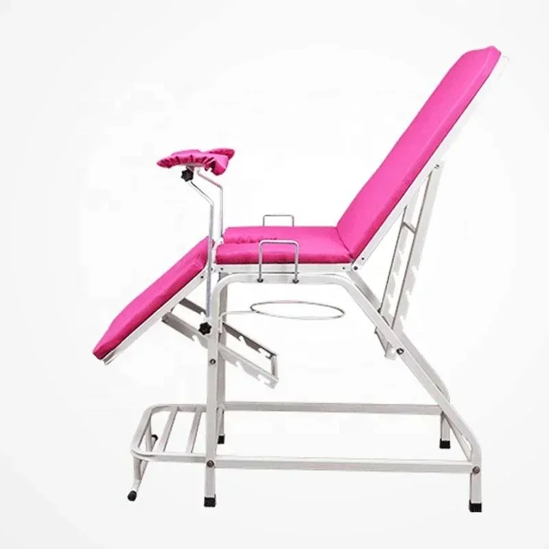 Guter Preis gynäkologischer Untersuchungsstuhl mit Steigbügel. Verstellbarer tragbarer gynäkologischer Stuhl. Einfaches Krankenhauslieferbett