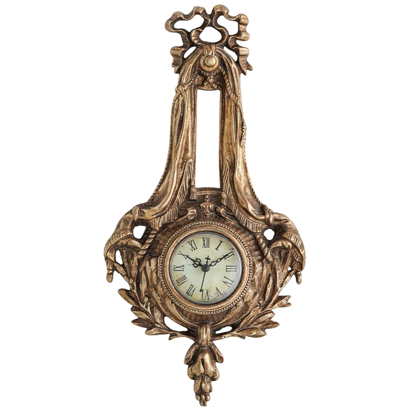 Light Luxury Minimalist Wall Clock Modern Kitchen Digital Retro European Wall Clock Queen Creative Metal Horloge Home Decor