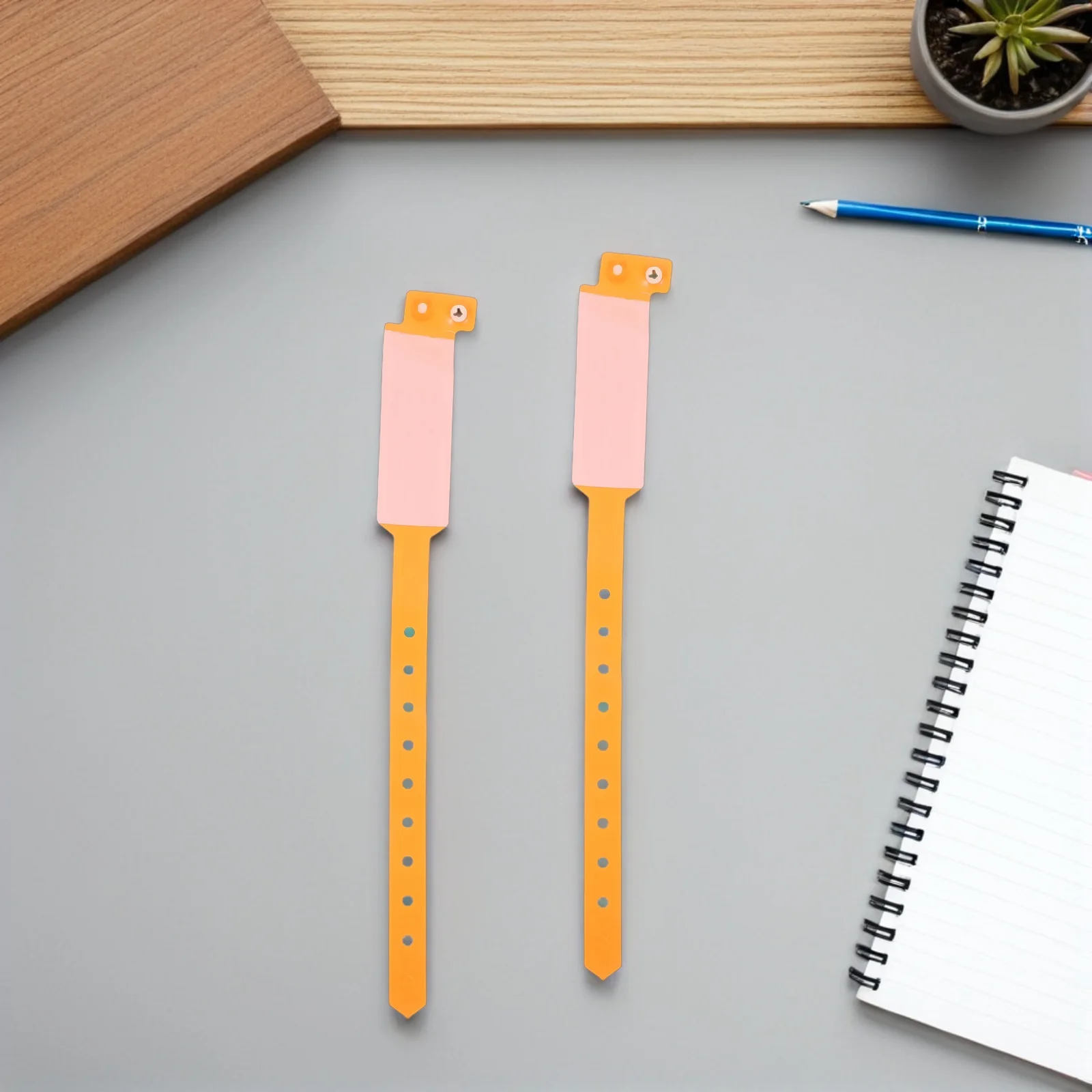 100 قطعة أساور تحديد المريض البلاستيكية الأساور الطبية فارغة مقاوم للماء المتاح مستشفى معرف العصابات المفاجئة إغلاق