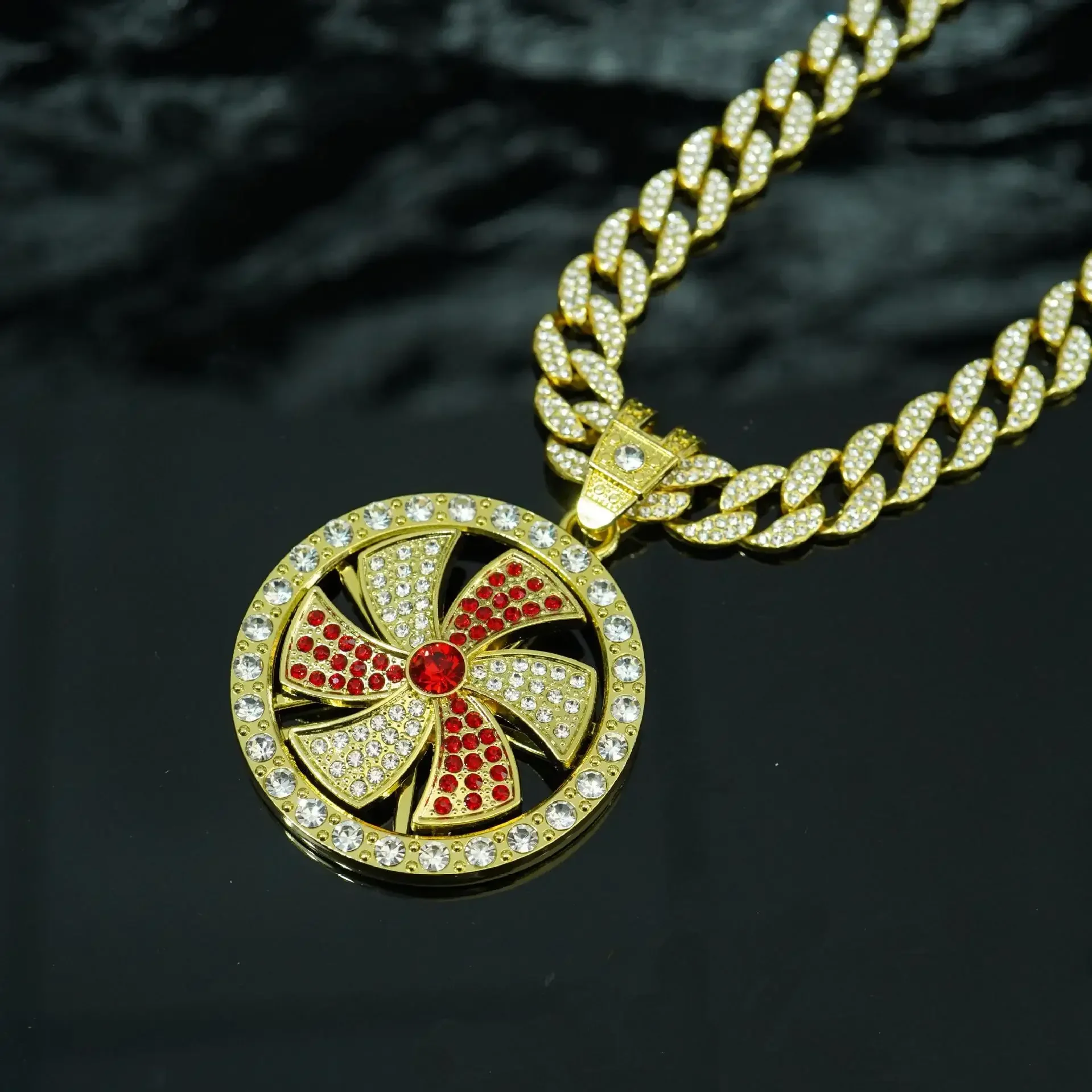 

European and American fashion hip-hop rotatable windmill time-running pendant 15mm Cuban chain necklace men's personalized jewel