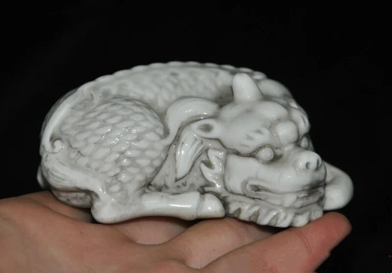 

3.8"Chinese Dehua white porcelain fengshui animal unicorn qilin beast statue