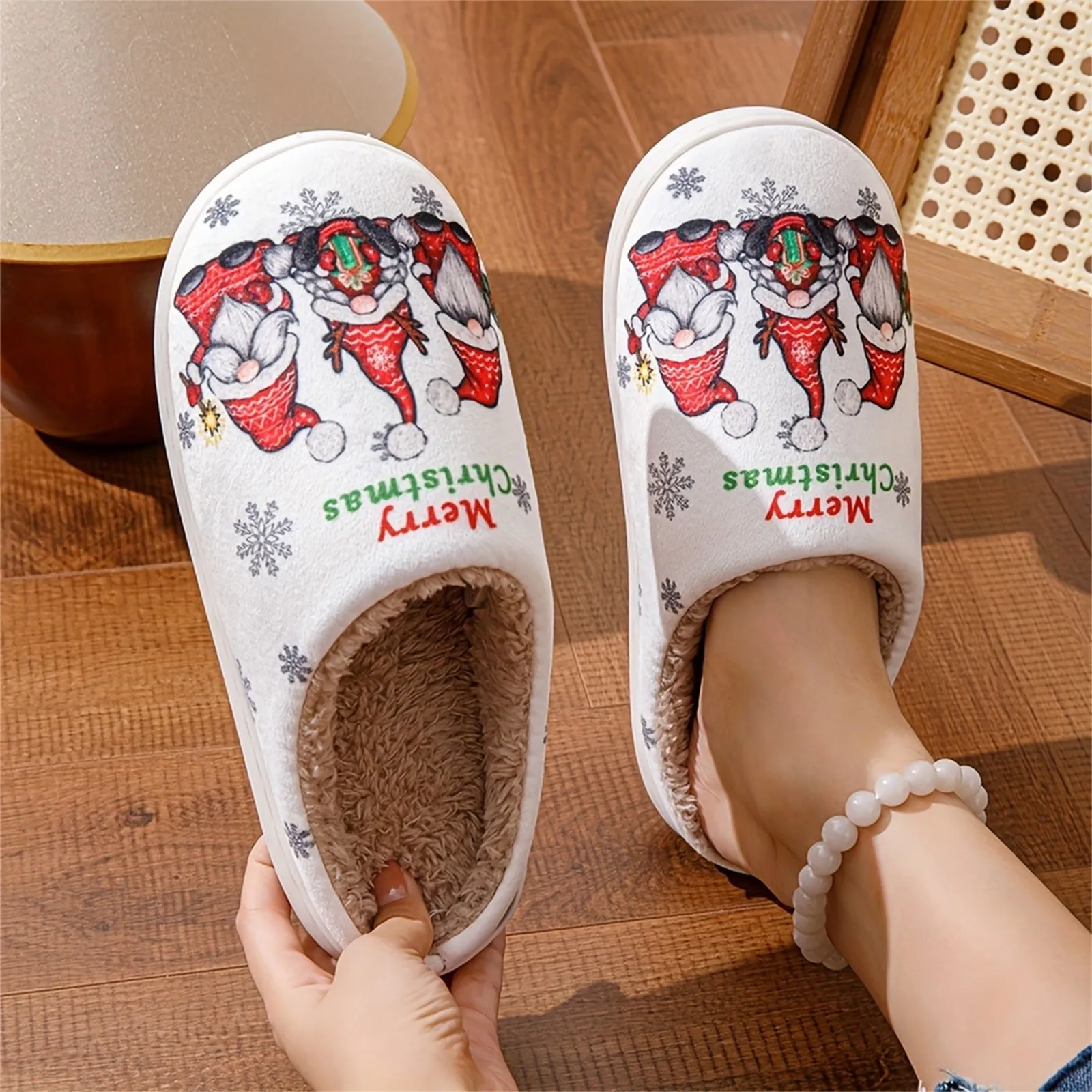 Cute Cartoon Print Fuzzy Slippers Slip On Soft Sole Flat Home Warm h Shoes Winter Cozy Christmas Portable Slippers for Women