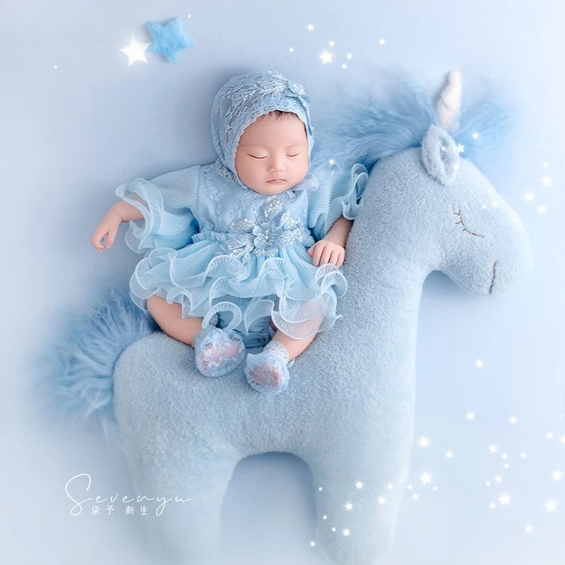 Newborn Photography Props Blue Sky Starry Starts Theme Set with Horse Outfits Posing Doll with Decors for Studio Photoshoot