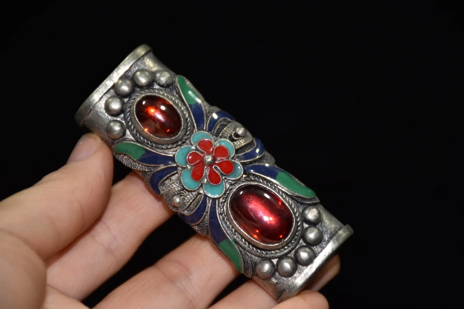 White copper base, hand-pulled wire, Jingtai blue enamel, set with jadeite gemstones, small box decorative piece