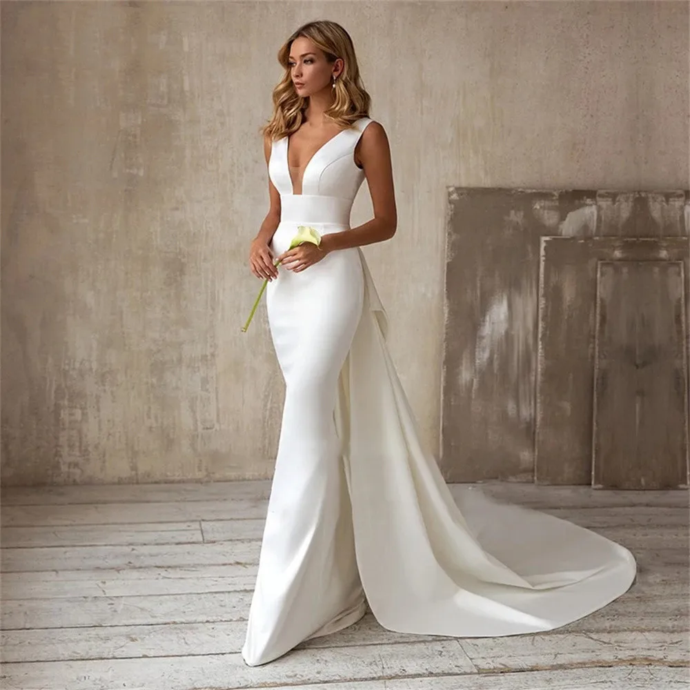 

Sexy Mermaid Wedding Dresses For Women Boho Sweetheart Deep V Back Sleeveless Elastic Wedding Gown Train Buttons Bridal Dress