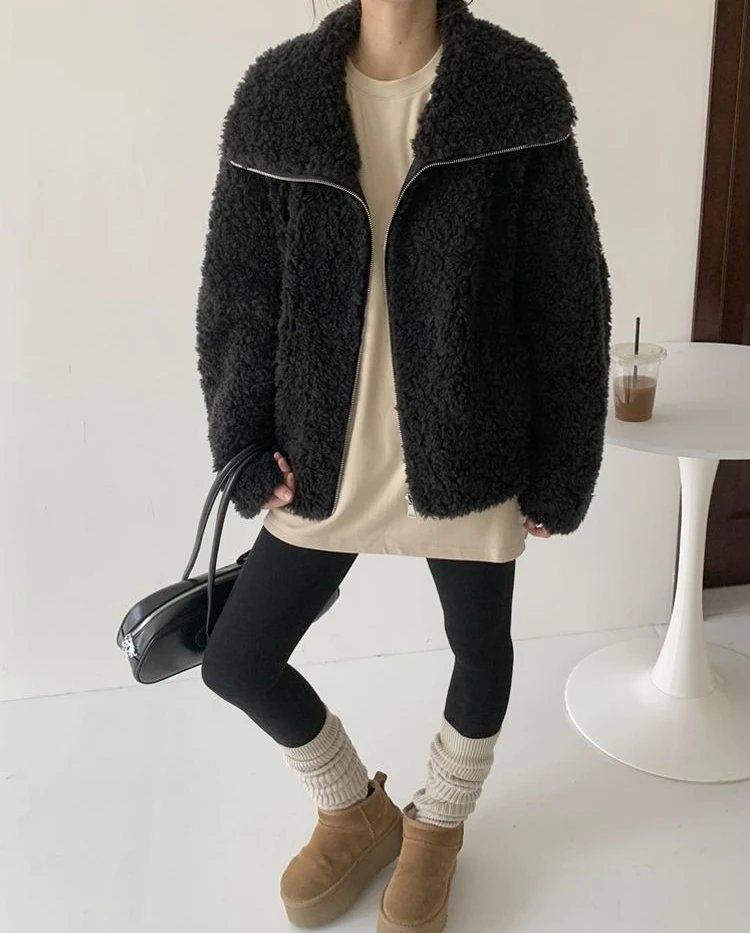 

Минимально дизайнерская женская куртка из овечьей шерсти осенью и зимой 2025 года, свободный и утягивающий топ с воротником