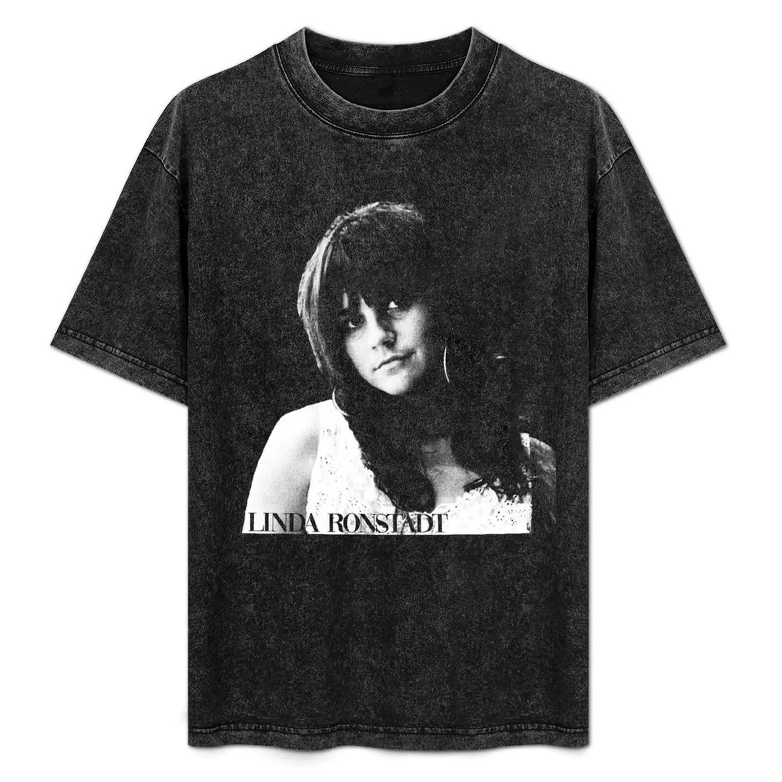 

Linda Ronstadt - Retro portrait T-Shirt Lightweight Print T-Shirt