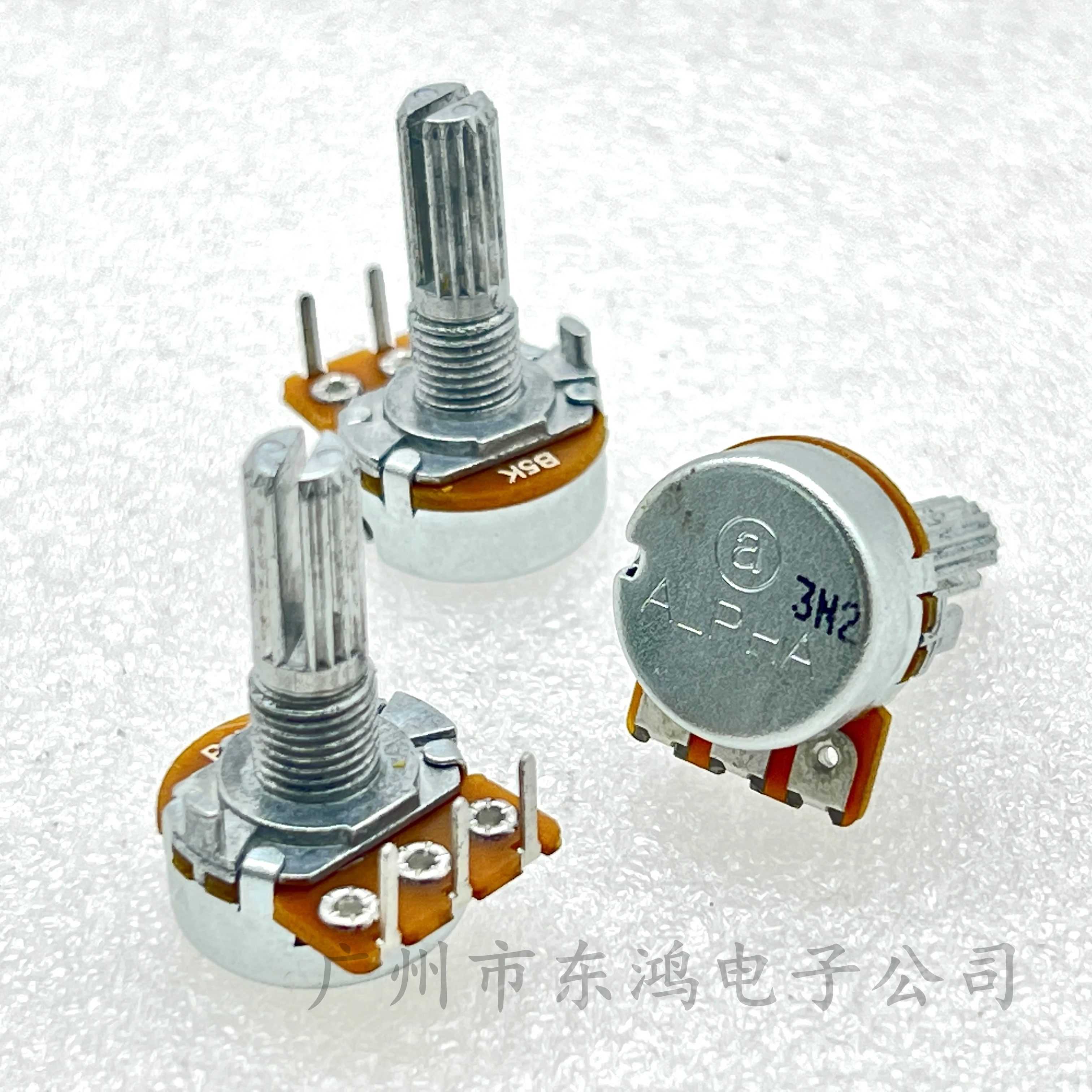1 PCS Taiwan Alpha curved foot potentiometer single potentiometer RV16AF-30-20K 40 positioning shaft length 20MM 5K