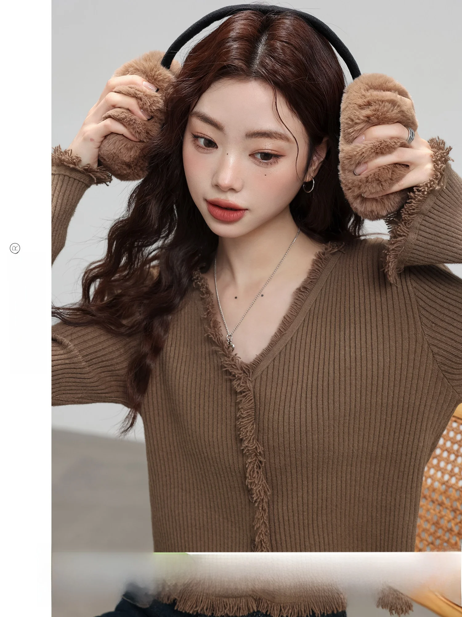 

Женский вязаный кардиган Youx Brownie Autumn с V-образным вырезом, длинными рукавами и бахромой, повседневный, из полиэфирного волокна, стандартный крой