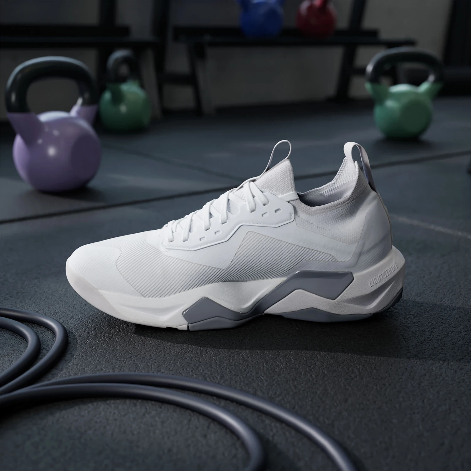 حذاء تدريب أديداس أصلي جديد للرجال مضاد للانزلاق ومنخفض الارتفاع JI4196