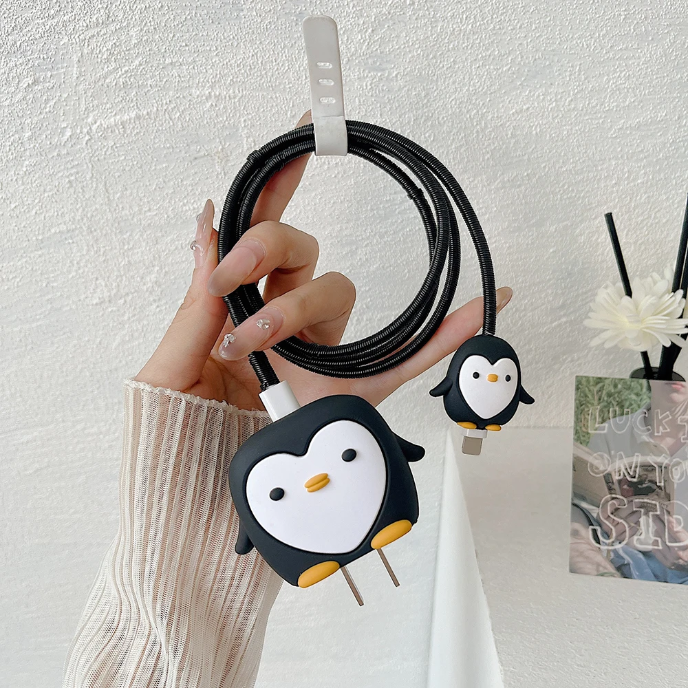 

4Pcs/Set Cute Penguin 3D Cartoon Cable Protector For iPhone / iPad 18W/20W Charger Protective Case Phone Wire Cord Organizers