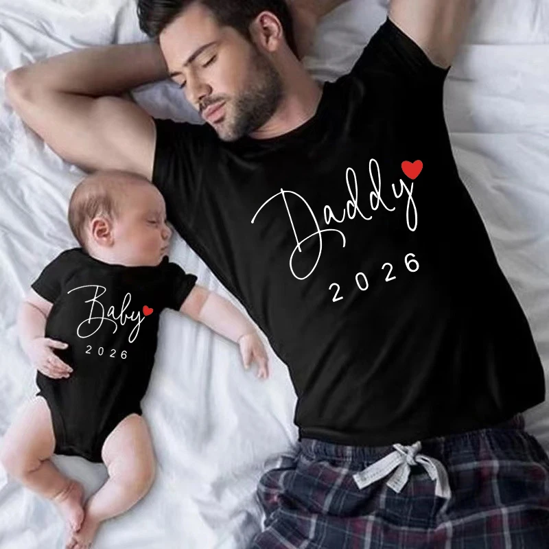 Funny Baby Daddy Mommy 2026 Family Matching Clothing Simple Pregnancy Announcement Family Look T Shirt Baby Dad Matching Clothes