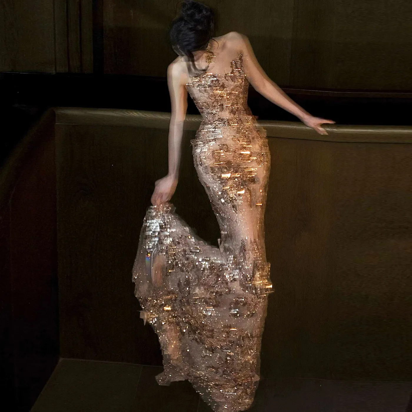 Luxury Strapless Gold Sequin Mermaid Evening Dress Nude Tulle See Through Bodycon Long Prom Gown Women Formal Party Dress