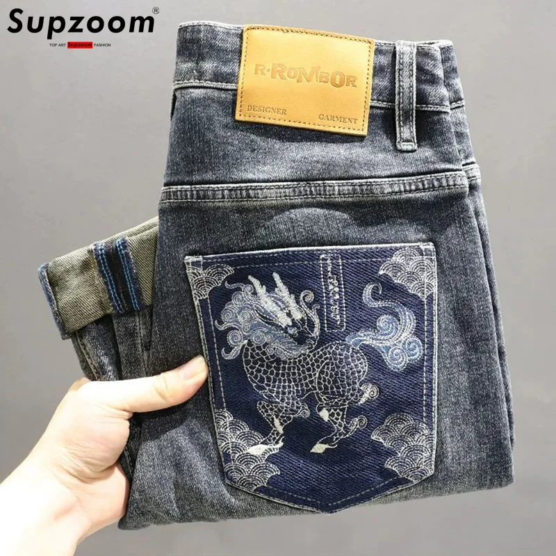 

Supzoom New Arrival Hot Sale Top Fashion Zipper Fly Stonewashed Casual Embroidery Patchwork Cargo Denim Pockets Cotton Jeans Men