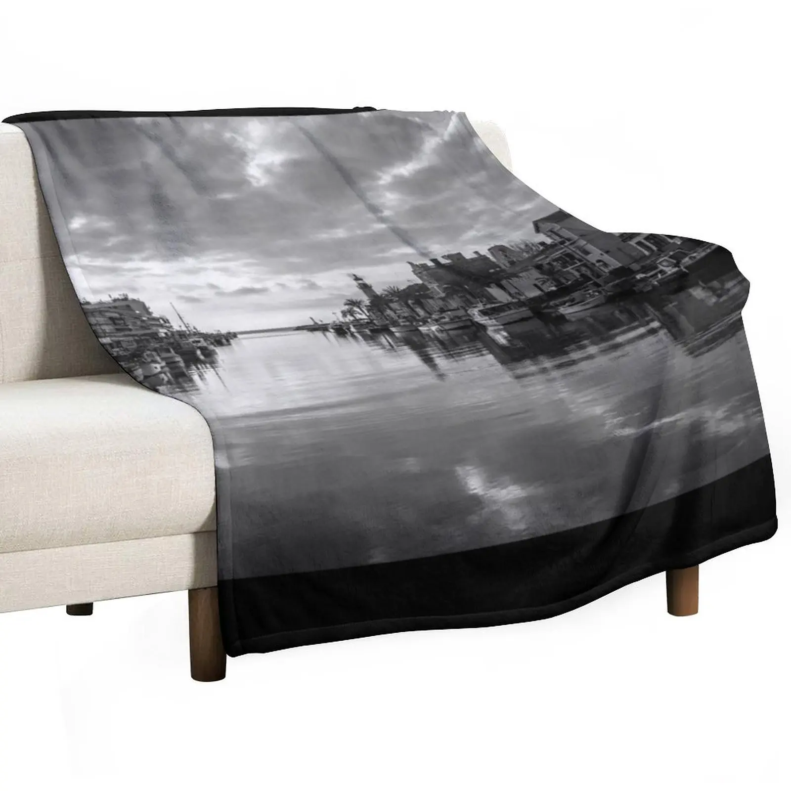 Port Of Grau Du Roi…