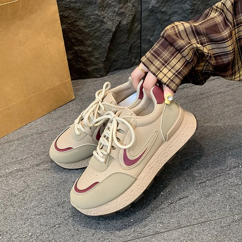 Modische sexy Sportschuhe mit dicken Sohlen für Frühling und Herbst, neue runde Zehen, bequeme, elegante Laufschuhe für Damen