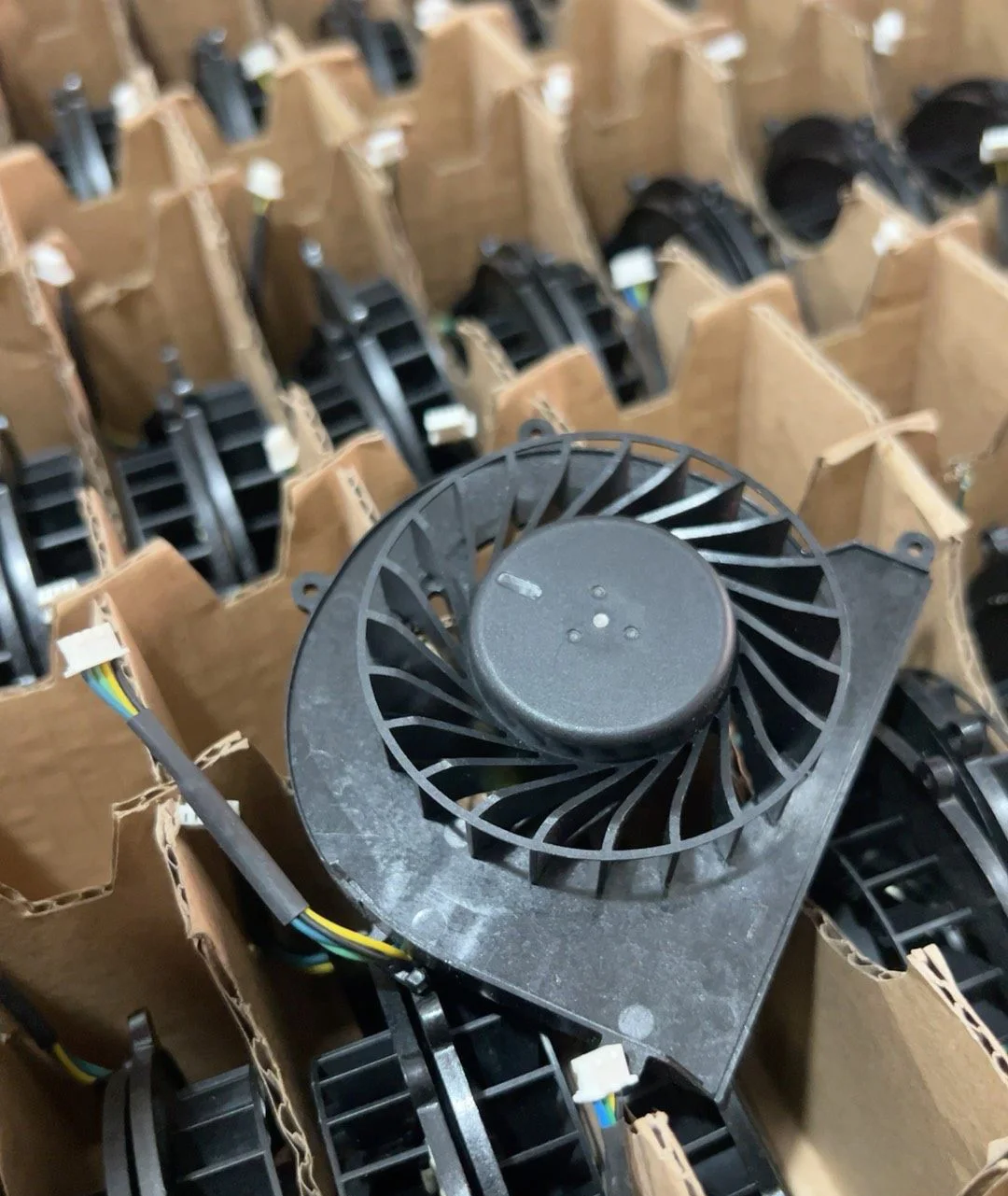 PVB070E12H-P01 12V voltage 0.95A cooling fan suitable for Lenovo M93 host
