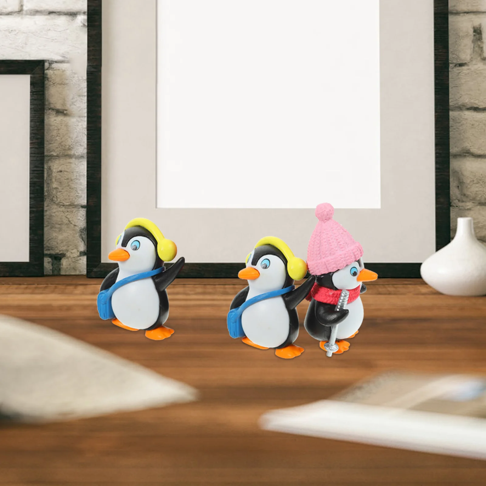 

4Pcs Lovely Penguin Cake Ornament Warm Visual Appeal for Shower Party Creative Tabletop Decor Accessory Cake Decoration