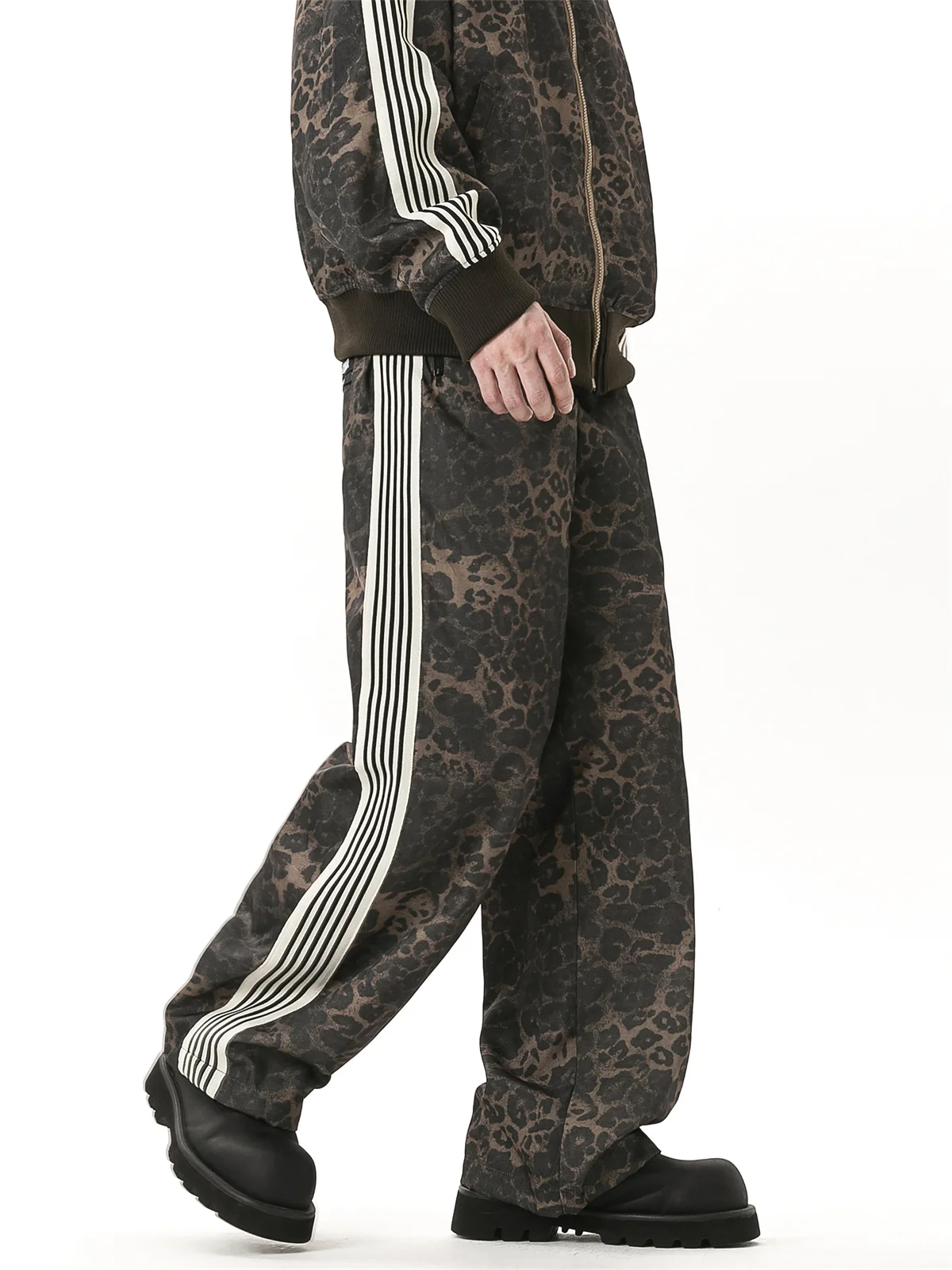 

Trendy Streetwear Men's Casual Pants Leopard Print Loose Fit Waist Belt Patchwork Stripes Spor Sweatpants Youthful Energy