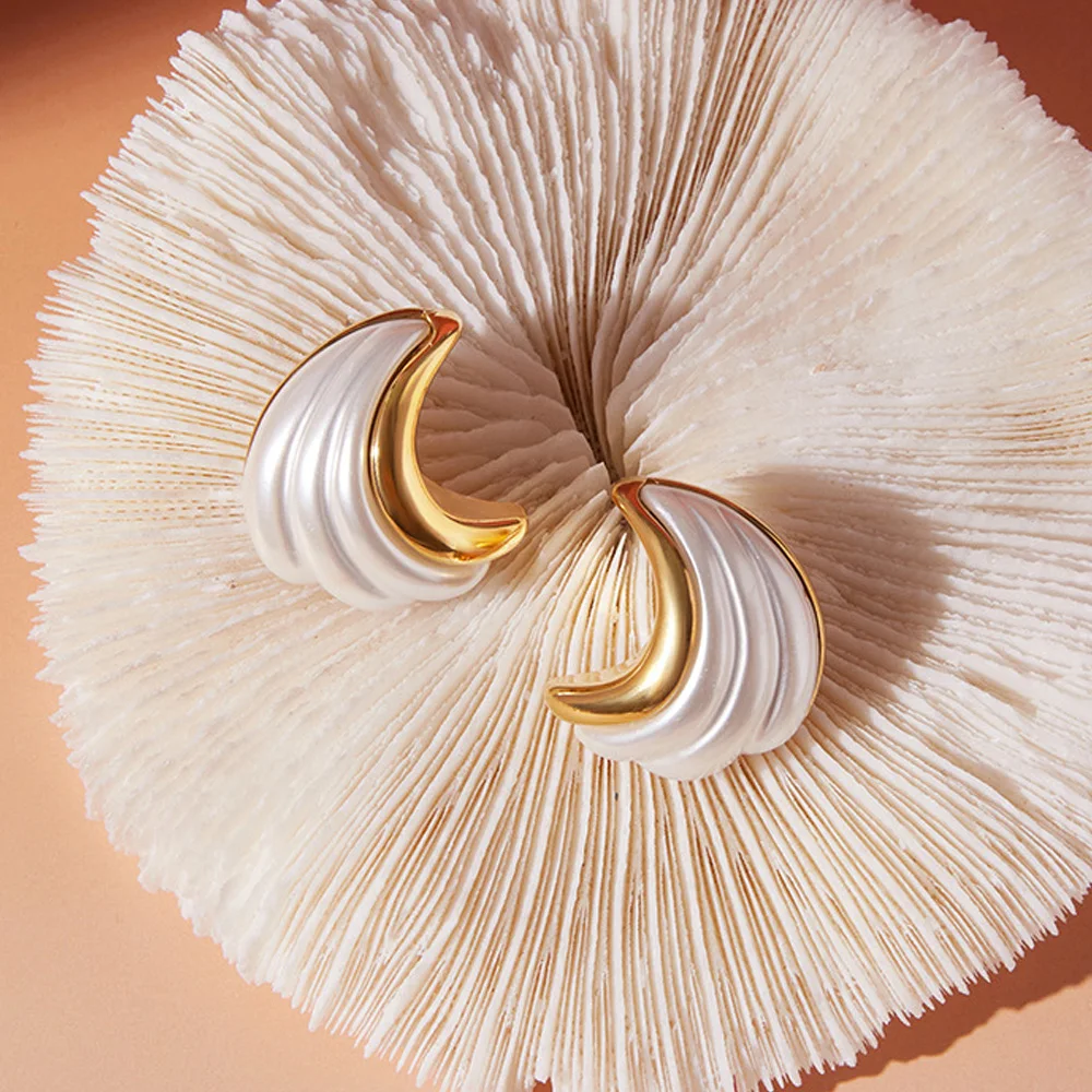 

Personality Resin Pearl Stud Earring 18K Gold Color Plated Stainless Steel Light Luxury Earrings Women Simple Fashion Jewelry