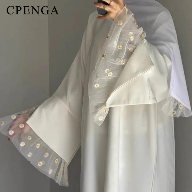 فستان عباية دبي مطرز صيفي فاخر للنساء سترة إسلامية متواضعة أنيقة بأكمام من الدانتيل قفطان إسلامي تركي