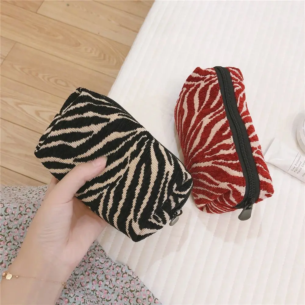 Japanese Harajuku Ladies Cosmetic Bags Portable Size Large Capacity Coin Purses Canvas Multifunctional Earphone Bag